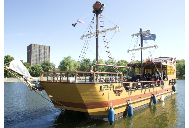 photo of barge on Rideau Canal